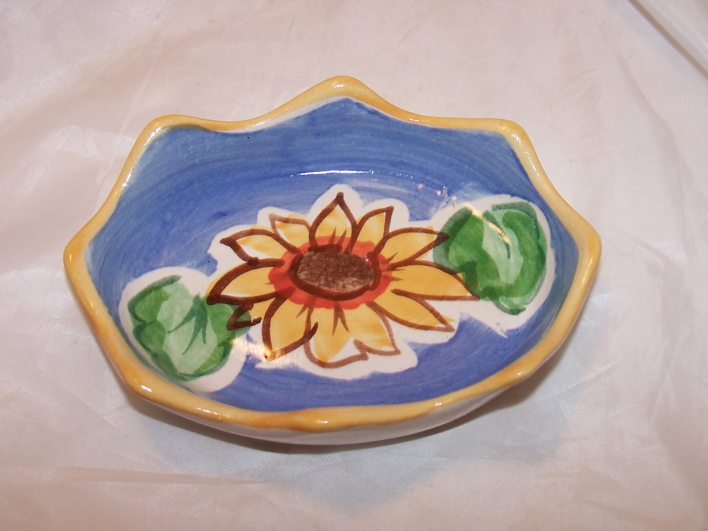 Sunflower Soap Dish, Fioriware