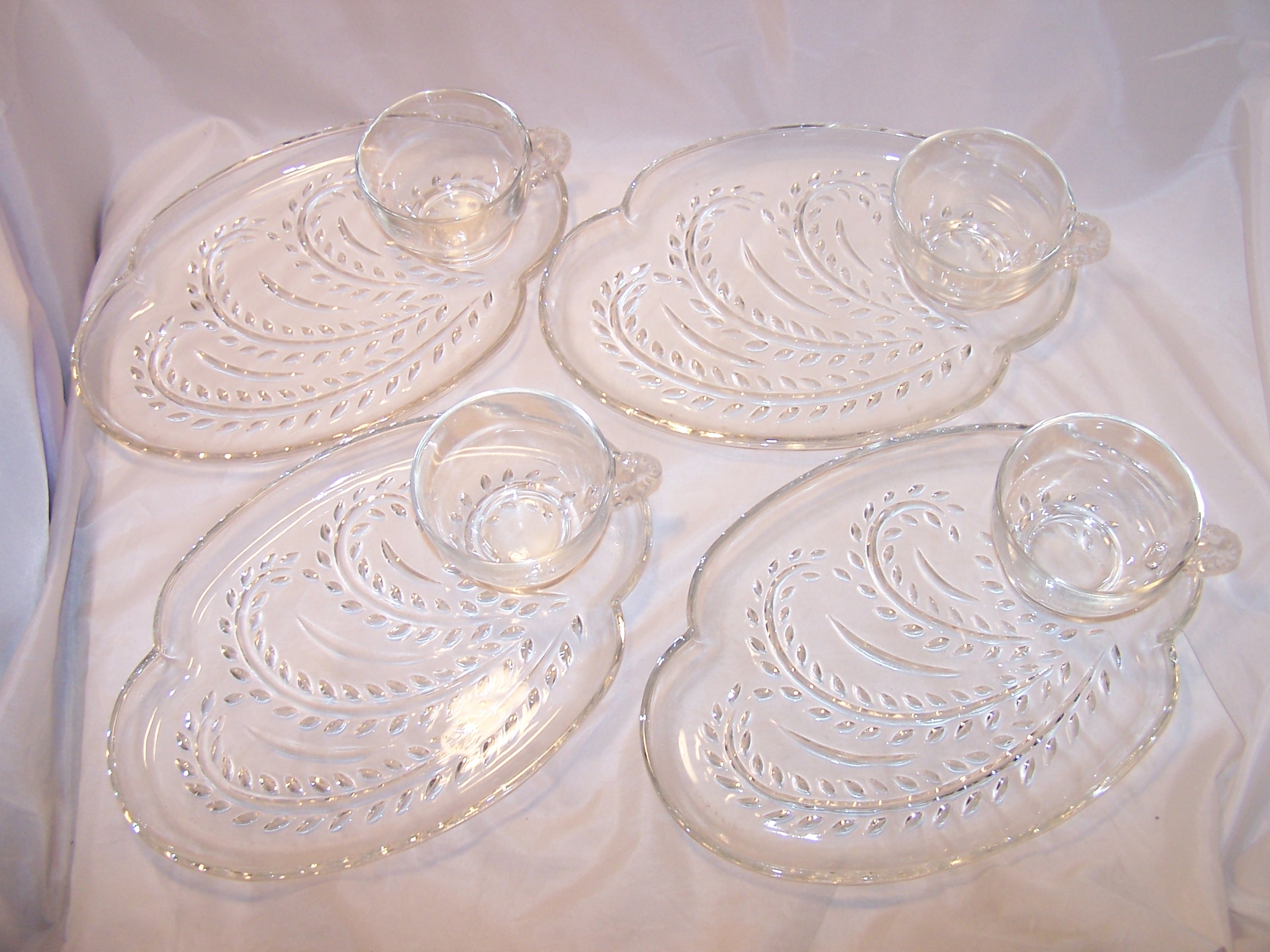 Image 2 of Snack Plate, Teacup Set of 4, Federal Glass, Homestead Leaf Pattern