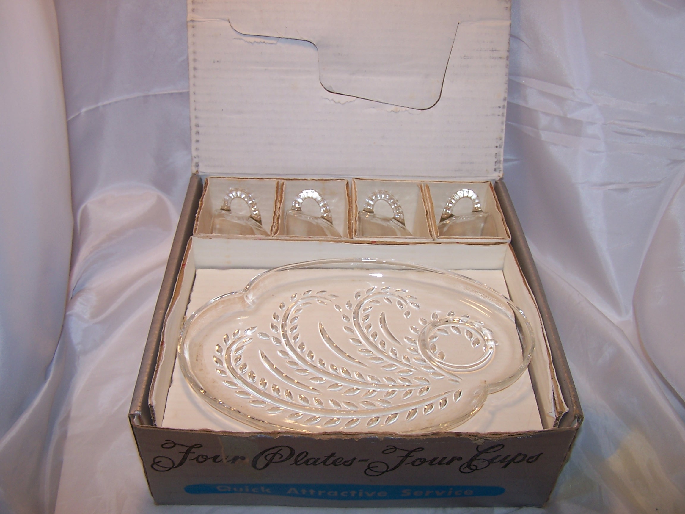 Image 3 of Snack Plate, Teacup Set of 4, Federal Glass, Homestead Leaf Pattern