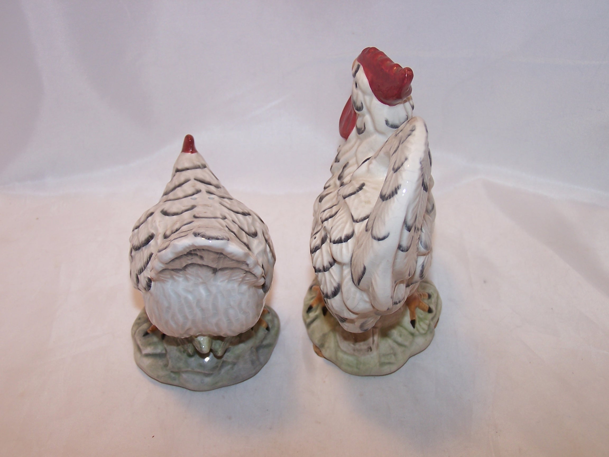 Image 2 of Chicken, Rooster Salt and Pepper Shakers, Large