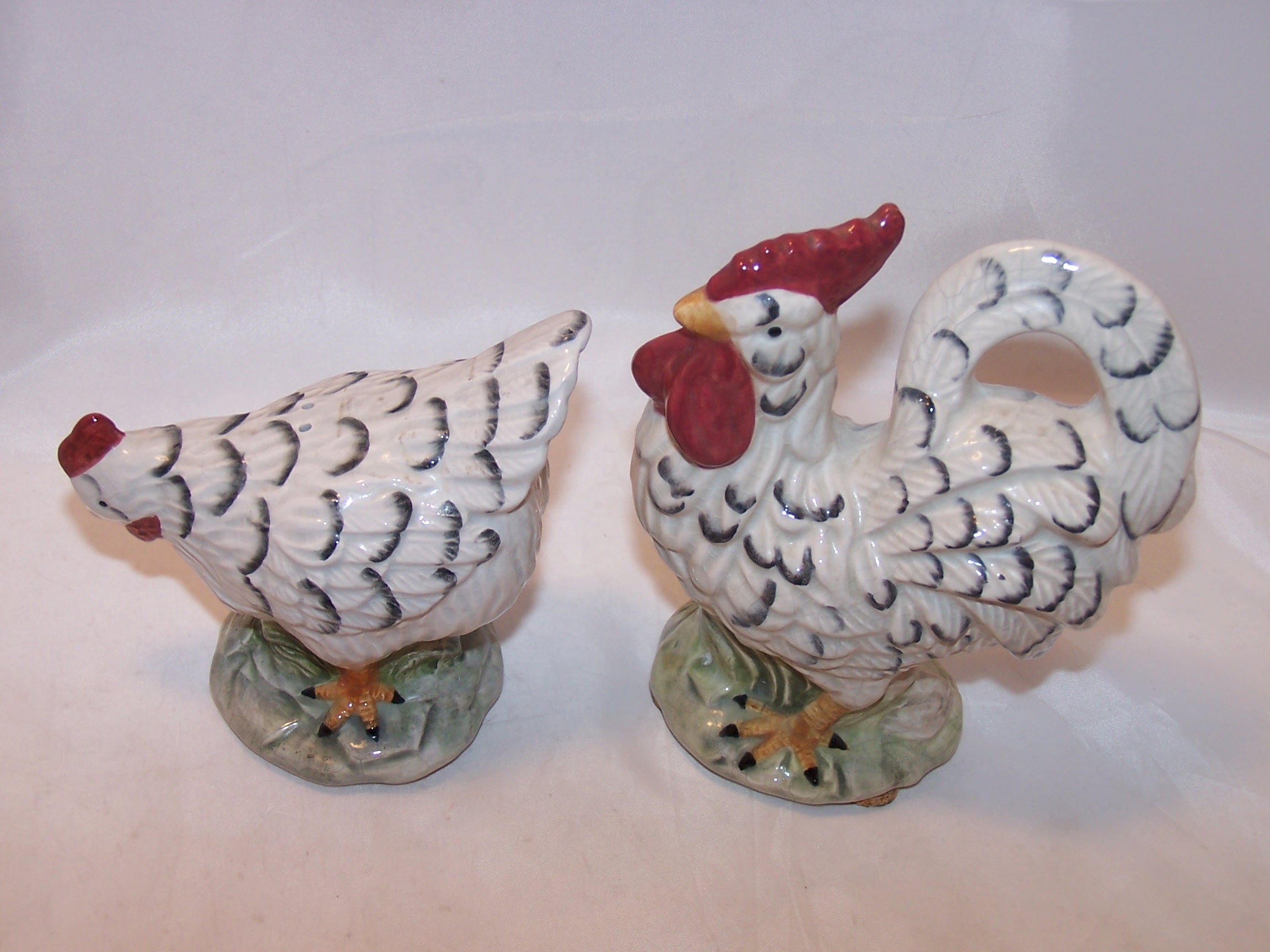 Image 3 of Chicken, Rooster Salt and Pepper Shakers, Large