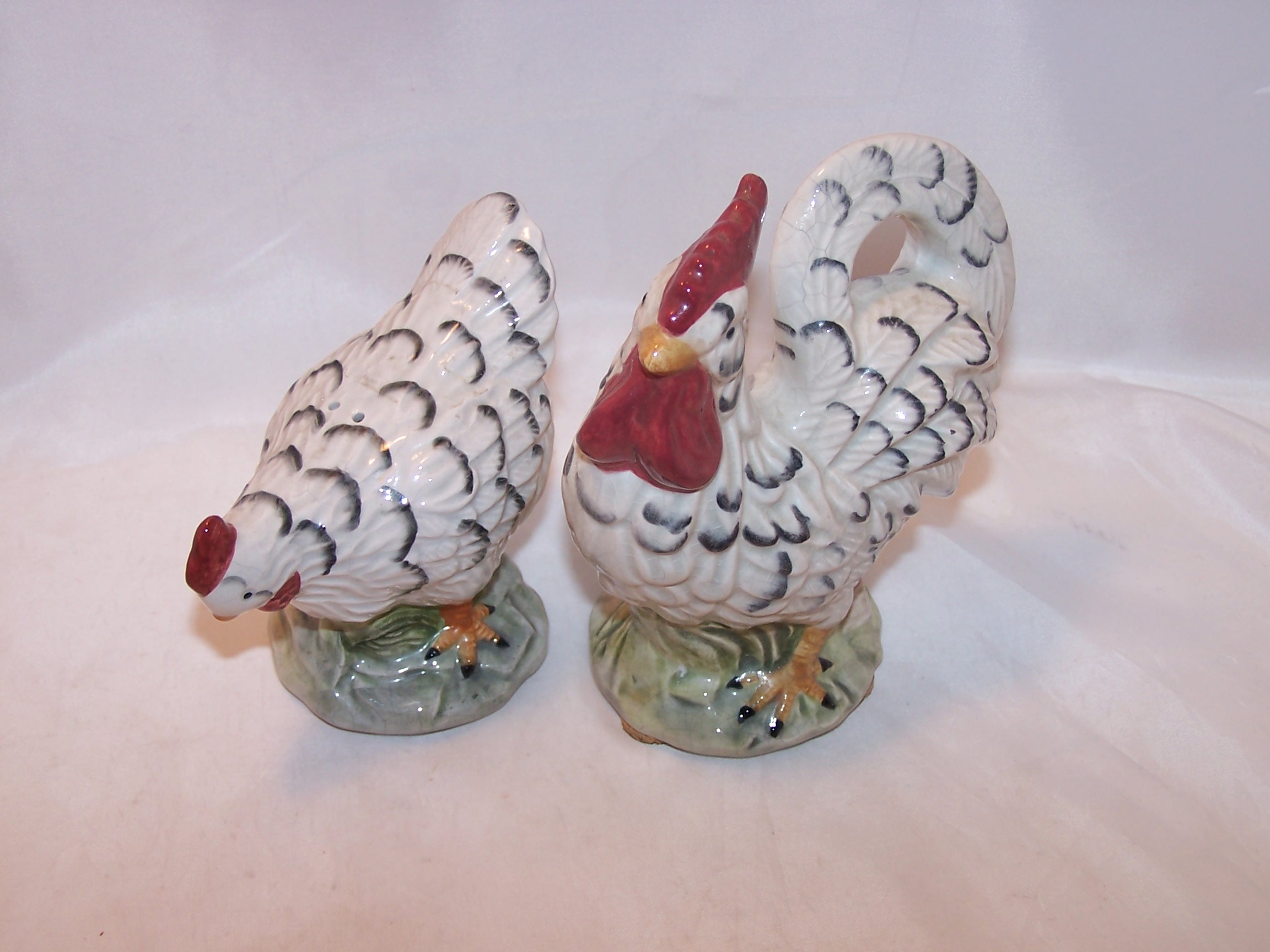 Image 4 of Chicken, Rooster Salt and Pepper Shakers, Large