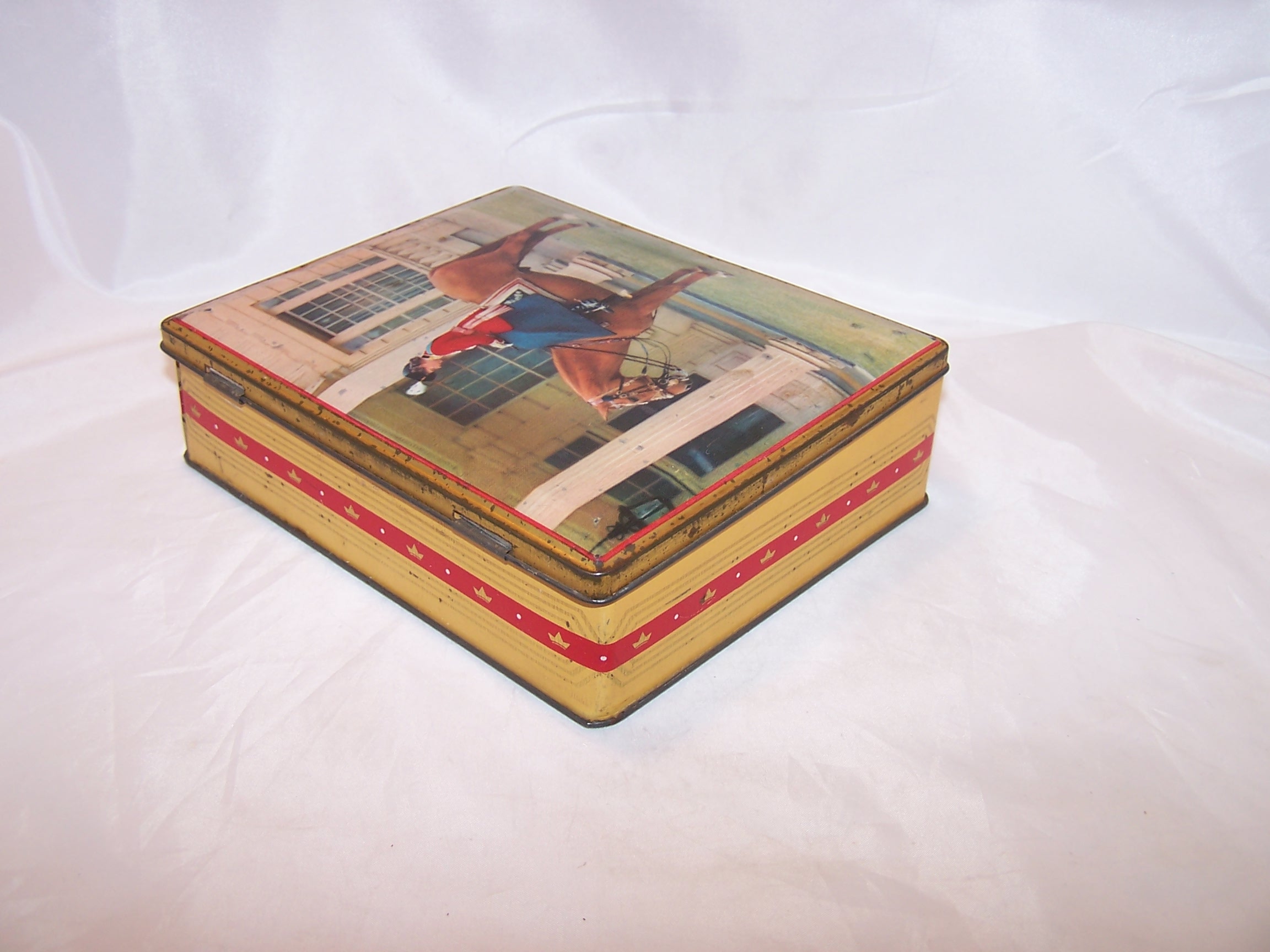 Image 3 of Queen Elizabeth Tin Hinged Box, Sharp and Sons, Vintage