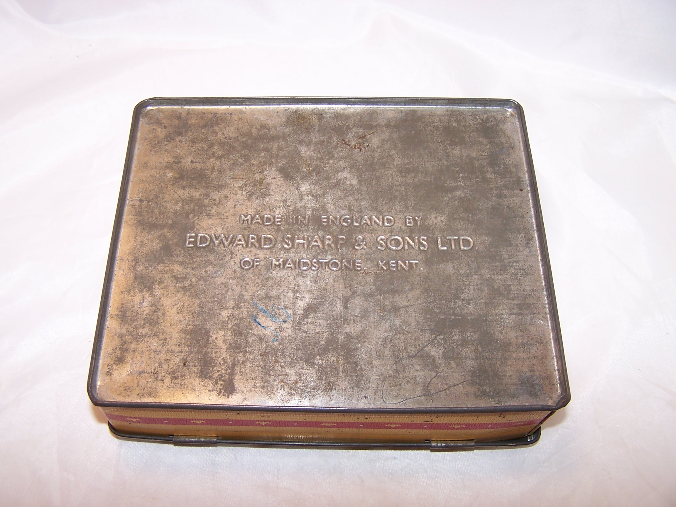 Image 5 of Queen Elizabeth Tin Hinged Box, Sharp and Sons, Vintage