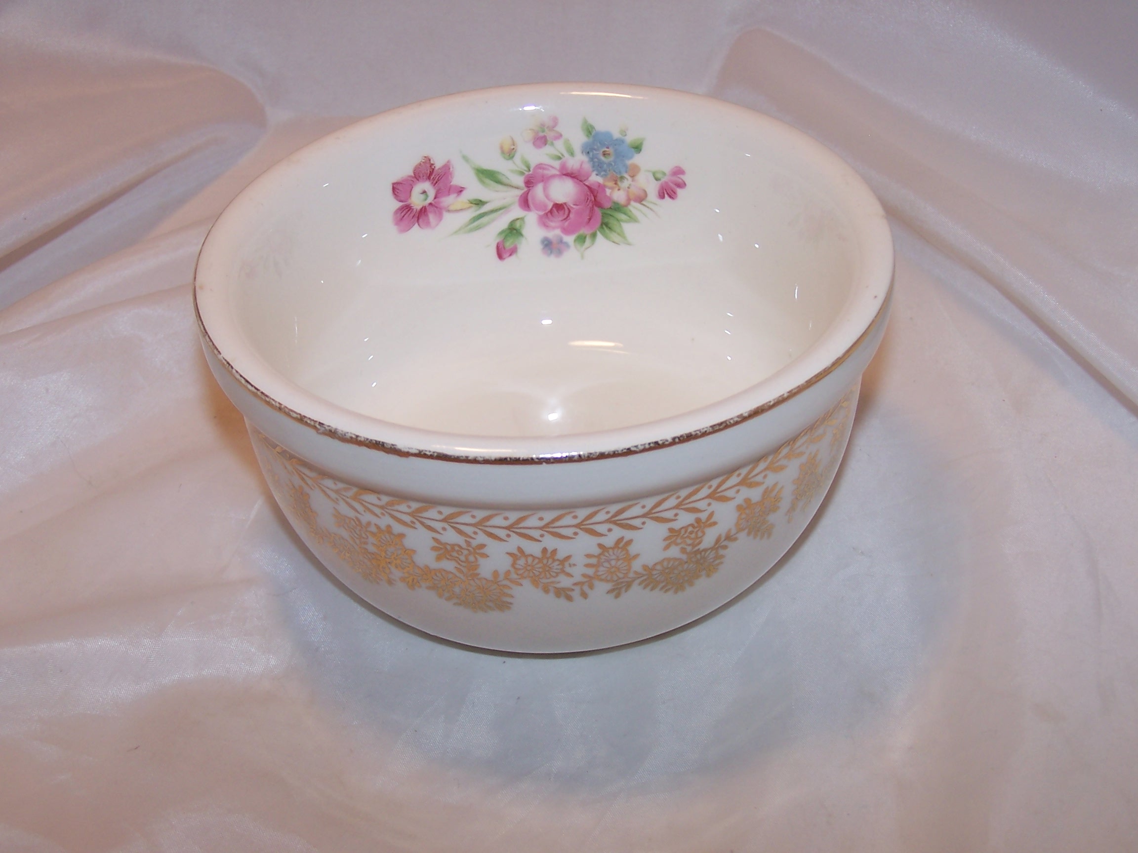 Stetson Mixing Bowl, Gold and Floral Pattern, Ovenware