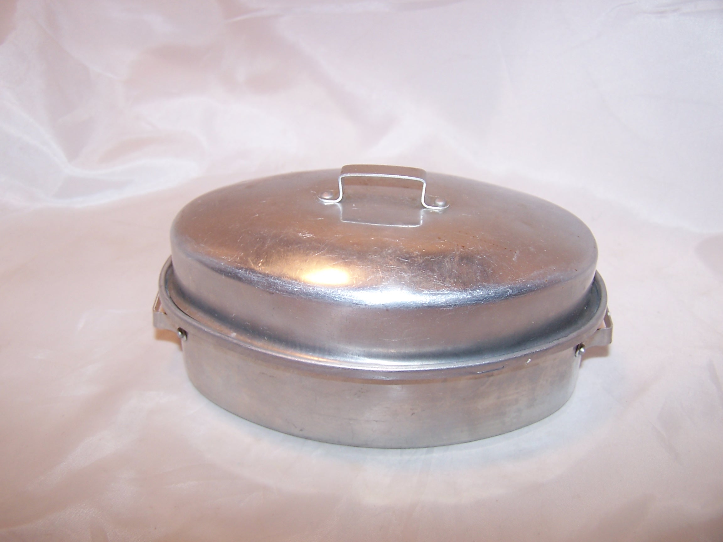 Toy Roaster w Lid, Aluminum, Vintage Childs Toy