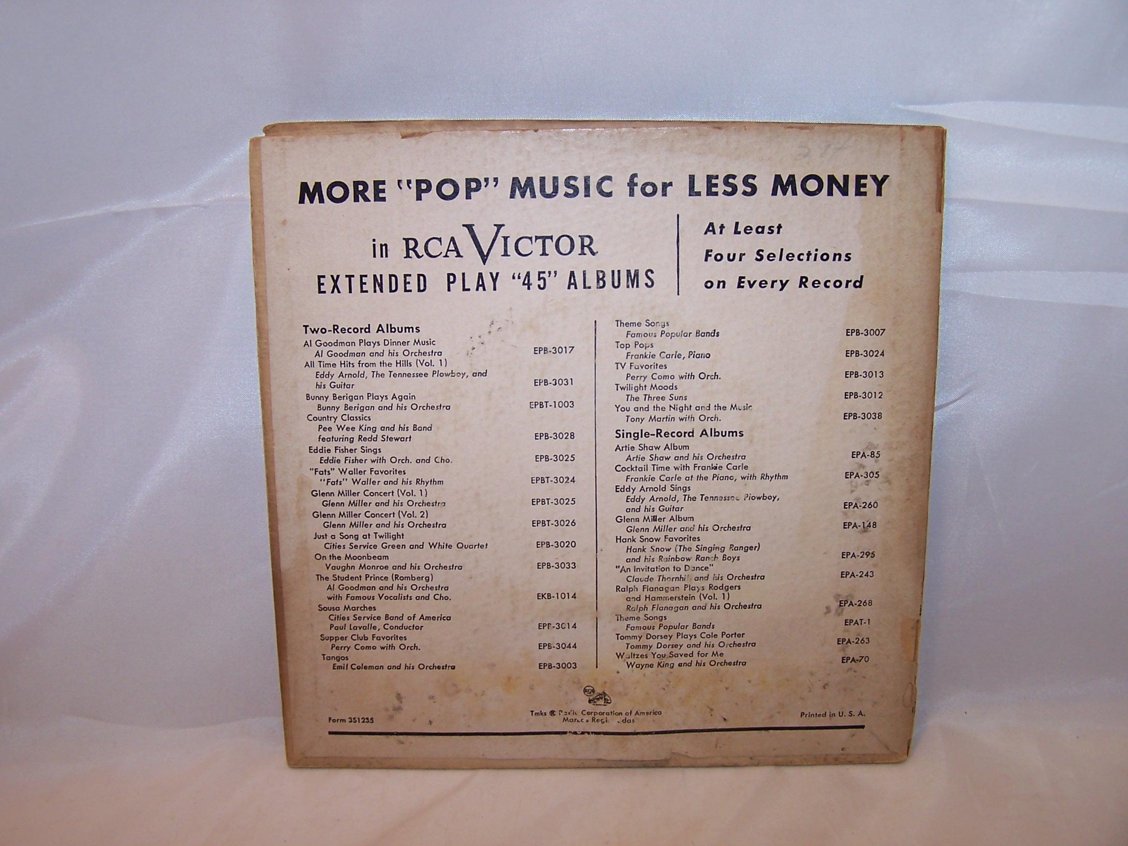 Image 4 of Perry Como, TV Favorites 45 RPM Record Set