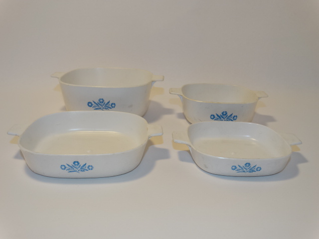 Toy Corningware Dish Set