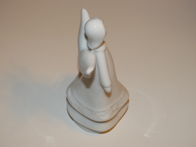 Image 3 of Angel w Open Arms, Porcelain