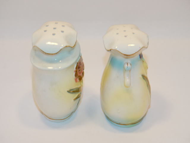 Image 3 of Flower Salt and Pepper Shakers, Japan Japanese