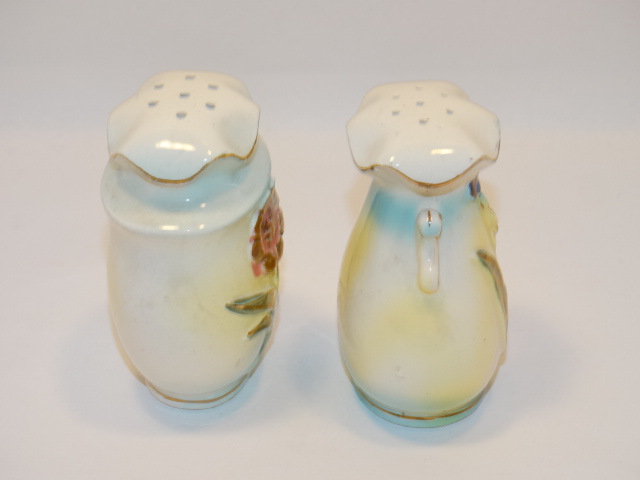 Image 3 of Flower Salt and Pepper Shakers, Japan Japanese