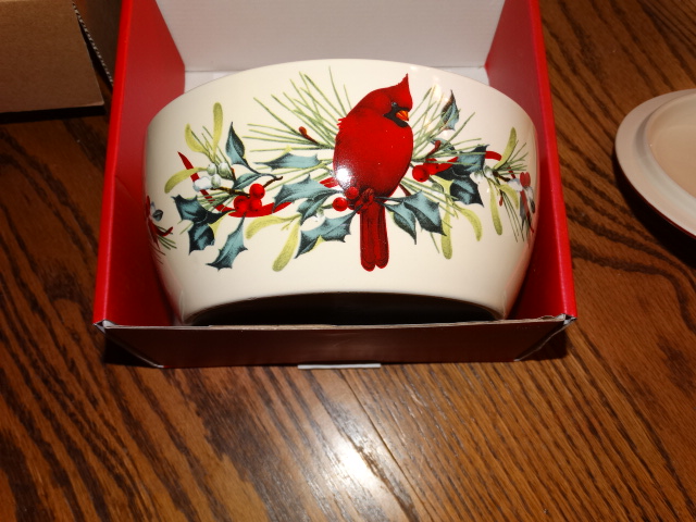 Image 2 of Lenox Winter Greetings Covered Casserole Dish New in Box