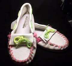 Moccasin Girls White Deerskin Leather Bright Lace Size 3