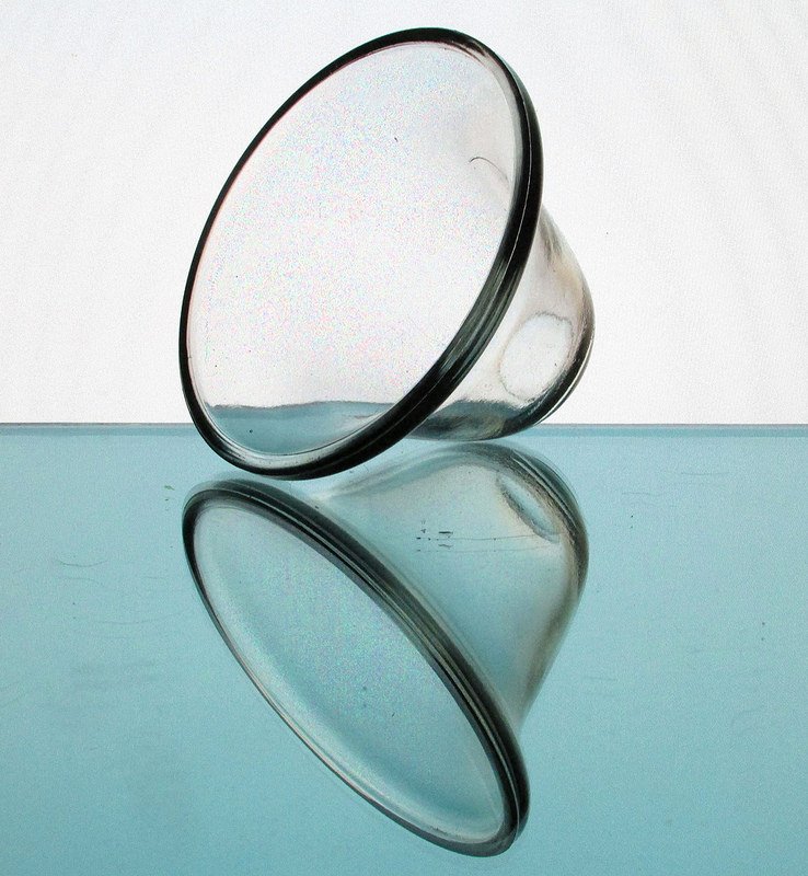 Hanging Candle Holder Cup Heavy 3.25 x 5 1/8 HCH071 OOS