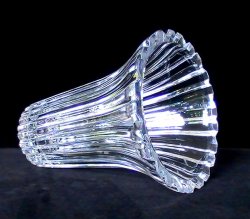 '.Flower Vase Fine Crystal 8 in..'