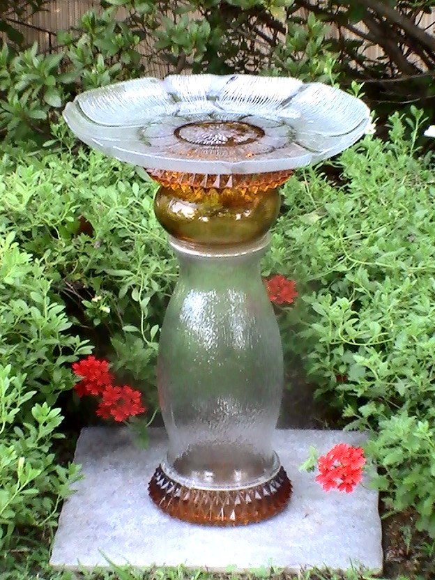 Glass Garden Ornament Bird Bath Feeder Raked Diamondpoint Amber OOS