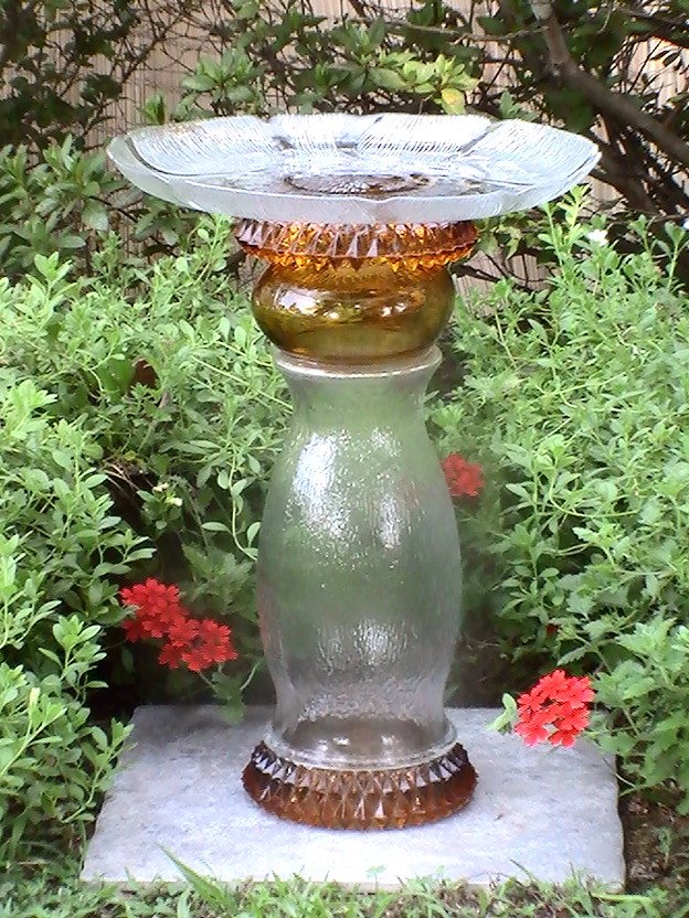 Glass Garden Ornament Bird Bath Feeder Raked Diamondpoint Amber OOS