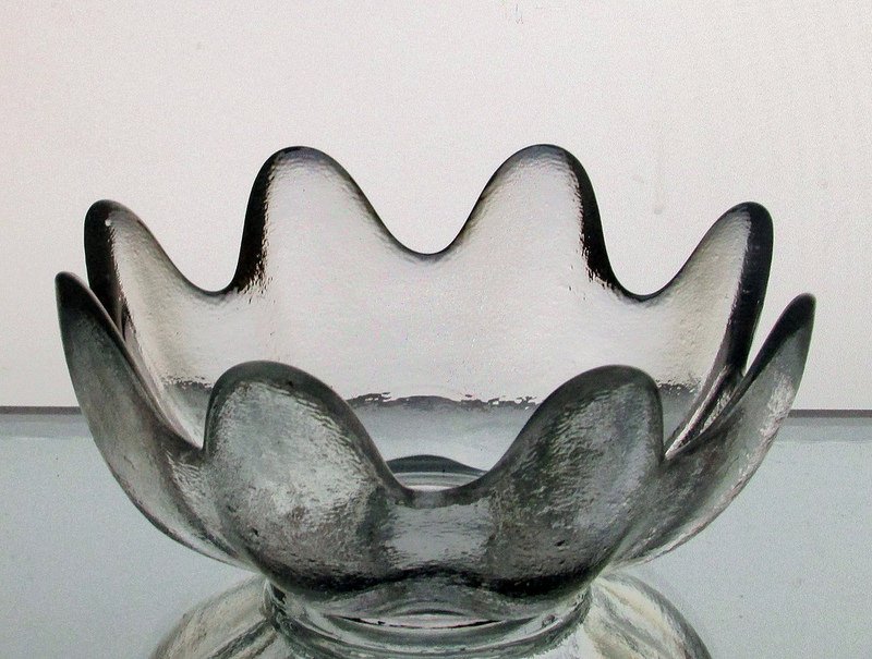 Candle Holder 8 tips Clear Blurred Heavy 2.5h x 5.5w Fancy