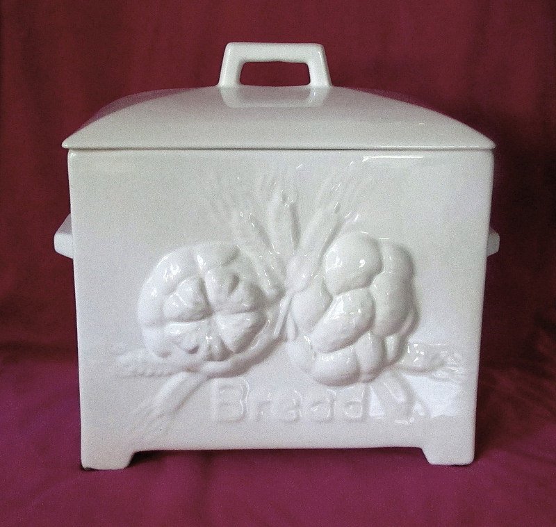 Ceramic Bread Box Traditional European Style White XL OOS