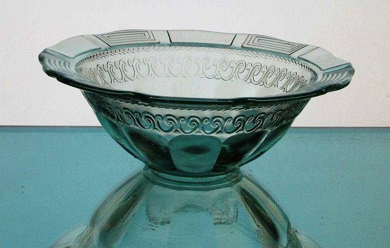 Hanging Candle Bowl 7.75 x 2.75 Grecian Pale Green