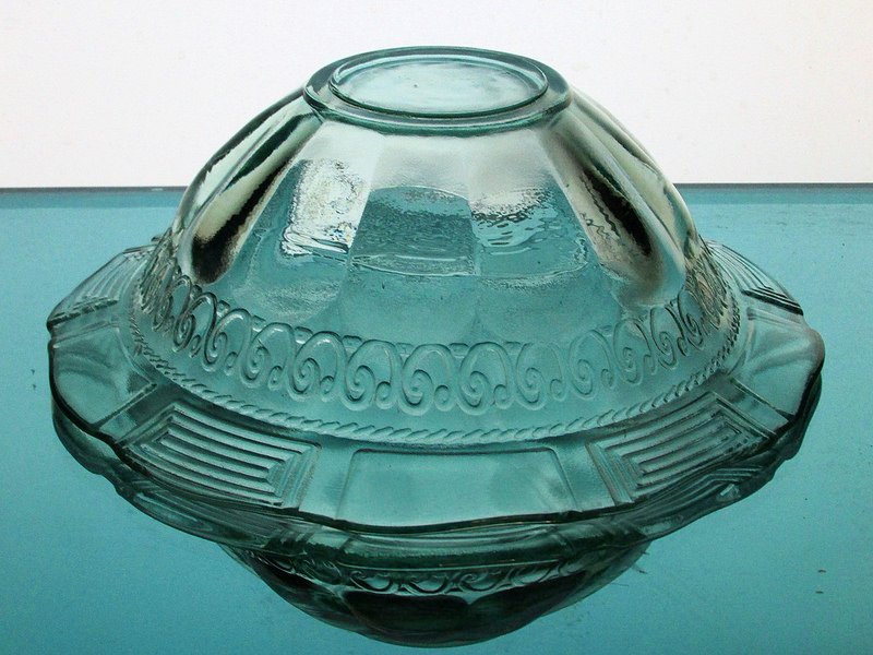 Hanging Candle Bowl 7.75 x 2.75 Grecian Pale Green