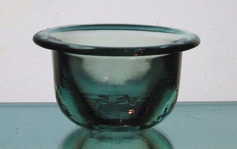Hanging Candle Holder 4.25 x 2.5 Coke Glass Heavyweight
Pale Green
For 3 3/8 - 3.5 inch ring