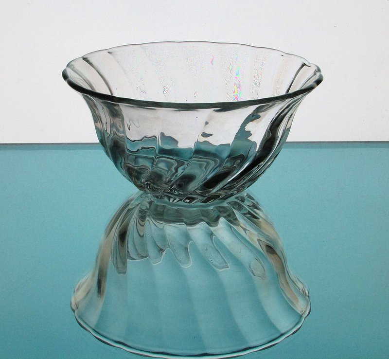 Hanging Candle Holder Clear Swirled Glass Bowl 6 5 8 X 3 25 HCH094 OOS
