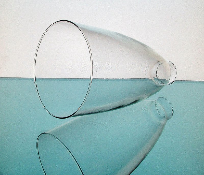 Hurricane Shade Simple Flare 1 5/8 inch fitter x 8.5 x 4.5