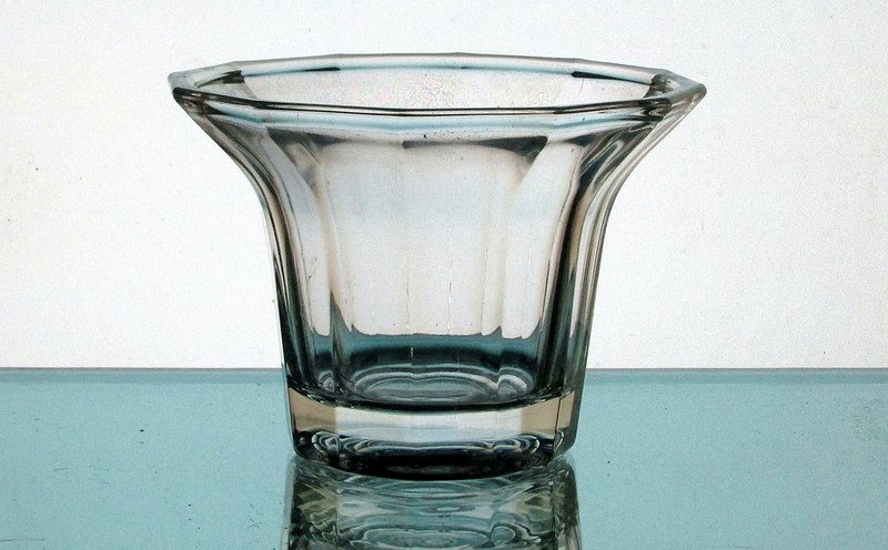 Hanging Candle Holder 4.25 x 3 inch Clear Flare 12 point Flat Bottom HCH074