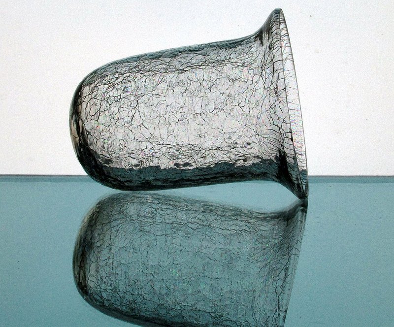 Hanging Candle Holder 4.25 x 5 25 Heavy Crackle Glass HCH078