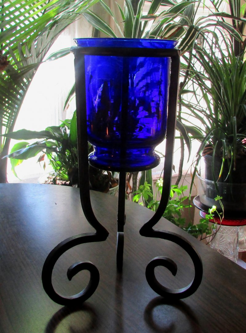 Partylite Hurricane Candle Holder Cobalt Blue Brilliance P7389 in Stand with 4.74 inch support ring.
Stand Not Included.