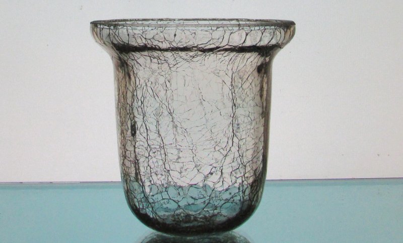 Hanging Candle Holder Crackle Glass 4.25 x 4.25 HCH114