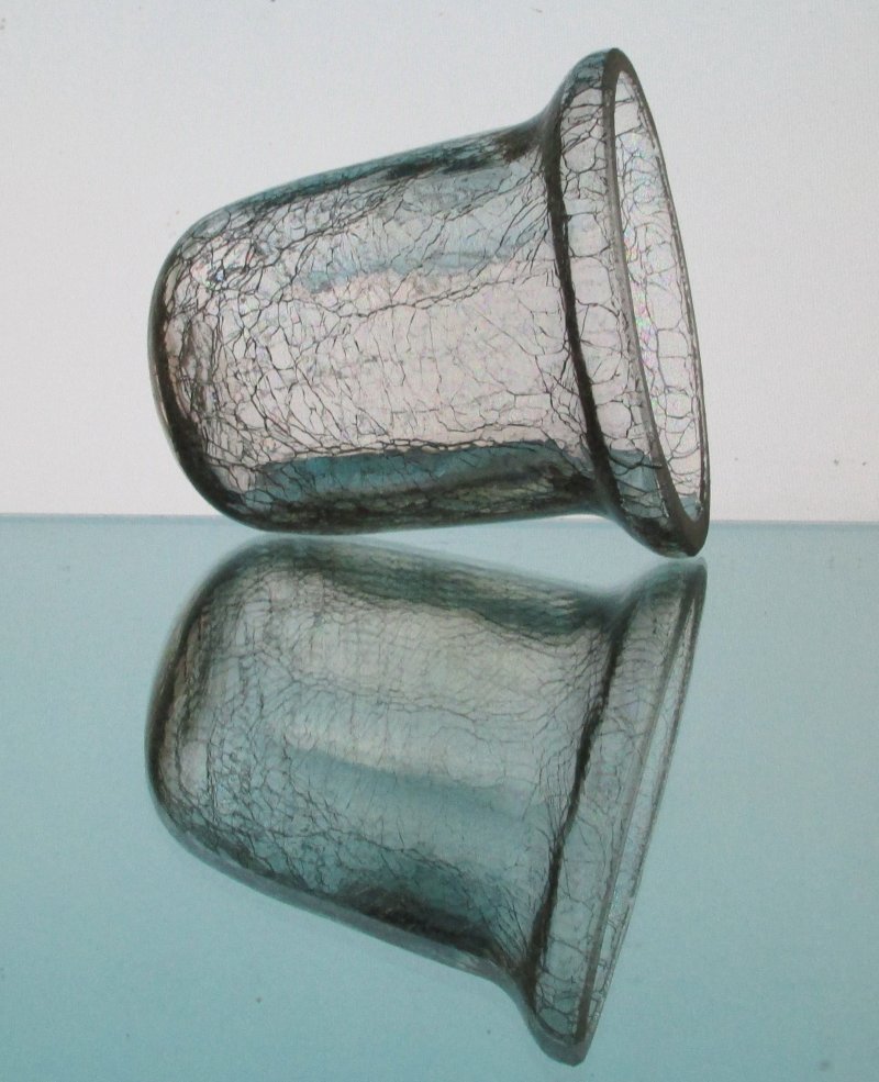 Hanging Candle Holder Crackle Glass 4.25 x 4.25 HCH114