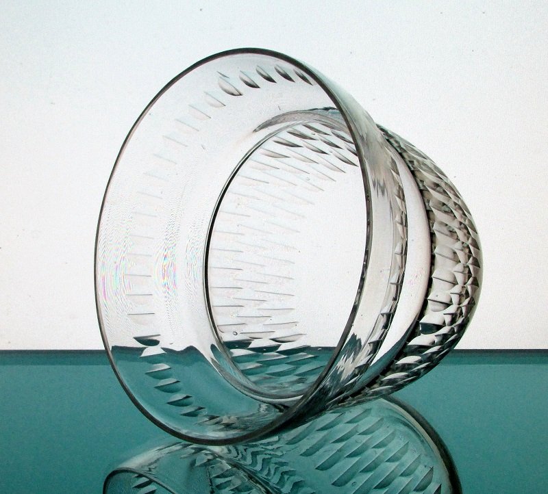 Hanging Candle Holder 5 x 5 5/8 Cinched with Beveled Design HCH131