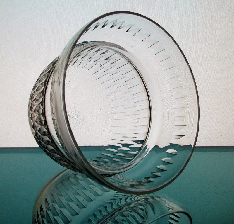 Hanging Candle Holder 5 x 5 5/8 Cinched with Beveled Design HCH131
