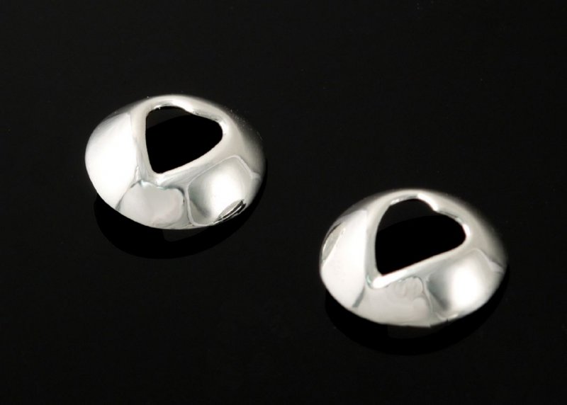 Image 2 of Peerie Smoorikins Little Kisses Stud Sterling Silver Earrings