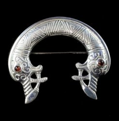 St Ninians Treasure Isle Open Garnet Sterling Silver Brooch
