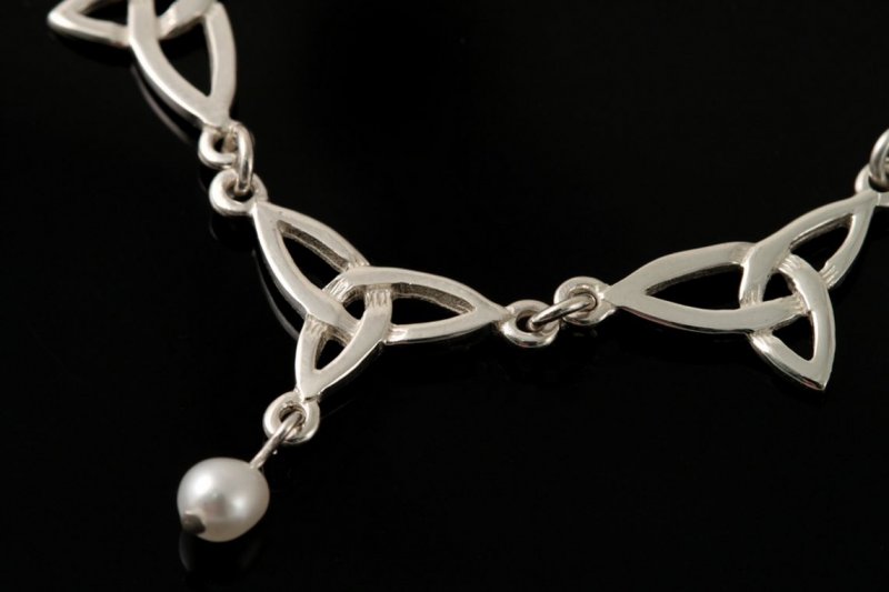 Image 2 of Celtic Treble Trinity Knot Freshwater Pearl Sterling Silver Necklet