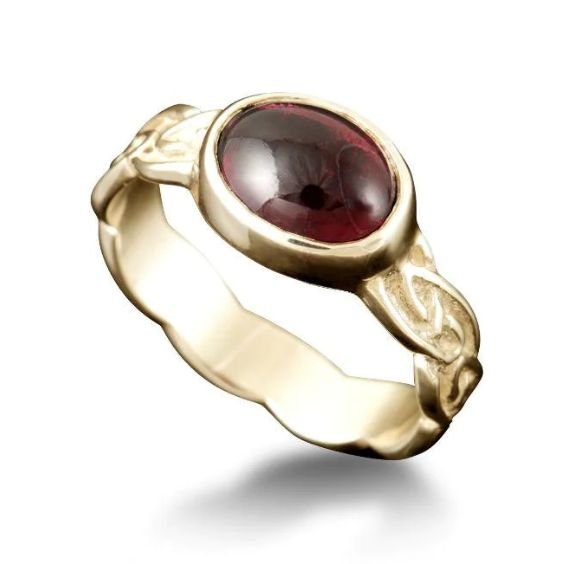 Image 1 of Muckle Roe Celtic Knot Oval Garnet Ladies 9K Yellow Gold Band Ring Sizes R-Z
