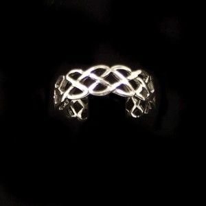 Image 2 of Celtic Interwoven Knot Ladies Sterling Silver Ring Band Sizes 6-10