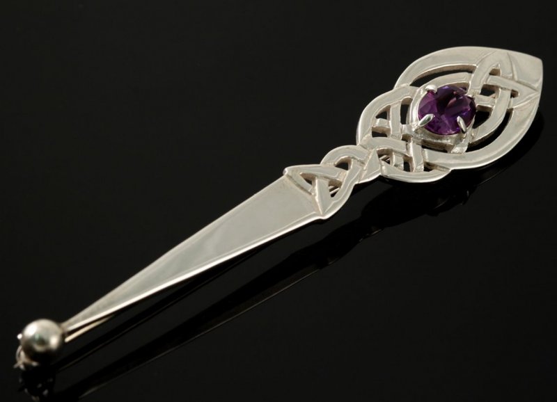 Image 2 of Celtic Leaf Knotwork Purple Amethyst Sterling Silver Kilt Pin