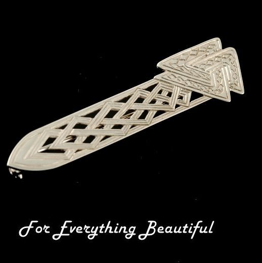 Image 0 of Celtic Triangular Knotwork Sterling Silver Kilt Pin