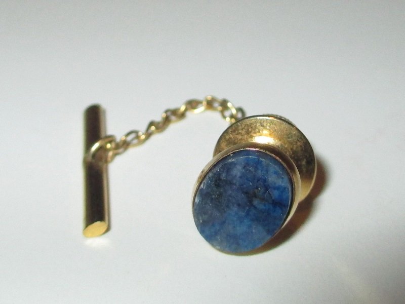 Vintage Anson tie tack, circa 1950s to 1960s. 14k Yellow Gold with oval Lapis stone. Estate find. 