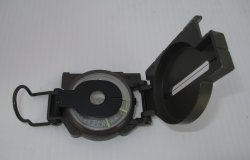 '.Lensatic Compass Model 823.'