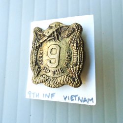 9th U.S. Army Infantry Keep Up The Fire Vietnam Insignia Pin