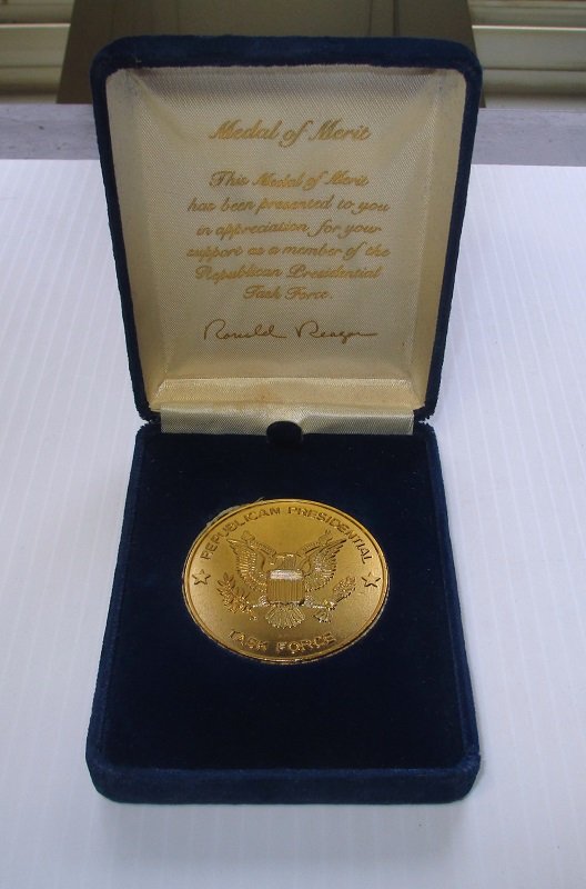 Medal of Merit, issued by President Ronald Reagan to supporters of the Republican party. 2