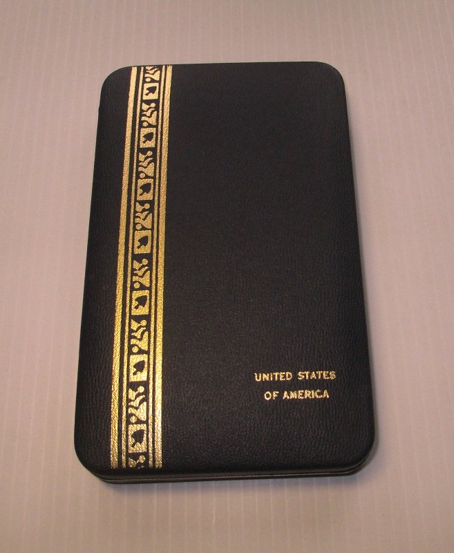 Presentation case for Meritorious Service Medal award set. Consists of Medal, Ribbon Bar, and Lapel Pin. Comes in plush leather case.