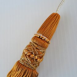 '.Gold Rayon Tassel, 9.5 inch.'