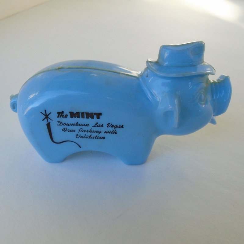 Vegas shop piggy bank