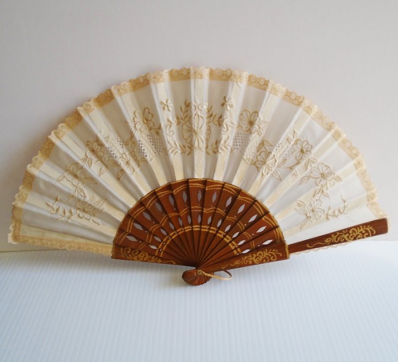Early 1970s hand fan. Souvenir of Portugal. Floral Motif. Use as intended, or as wall art. Never displayed. From Beverly Hills estate.